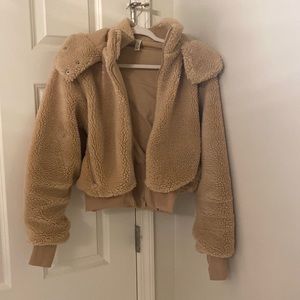 ALO yoga foxy Sherpa jacket size XS